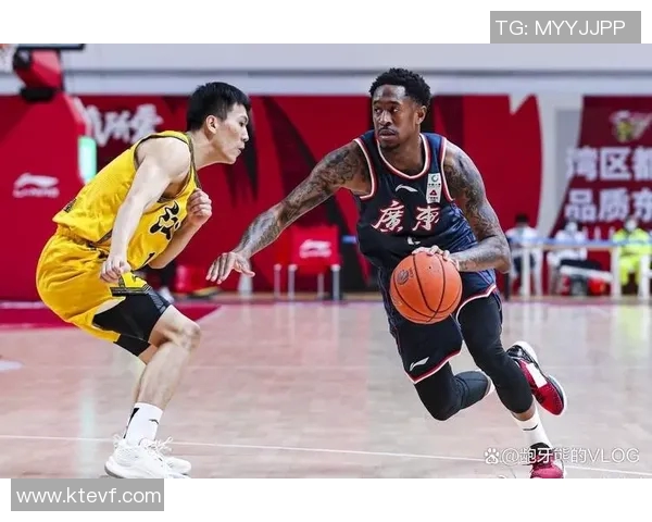 马尚布鲁克斯的篮球之路与职业生涯的辉煌成就与挑战 马尚布鲁克斯的篮球之路与职业生涯的辉煌成就与挑战